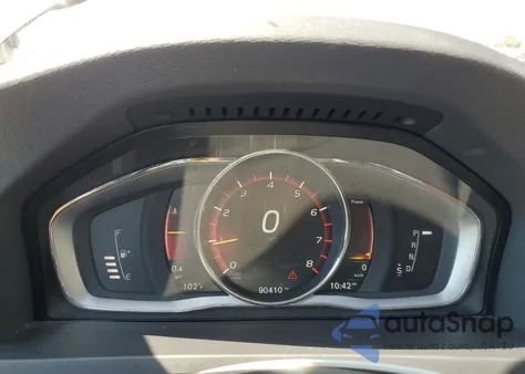 2017 Volvo S60 Premier z USA, uszkodzony, nr VIN LYV402TK7HB195474